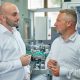 Michael Prawinski (li.), Leiter der mechanischen Fertigung bei Bögra, und Bastian Birkenfeld, Technischer Gebietsverkaufsleiter und Anwendungsberater bei KELCH.